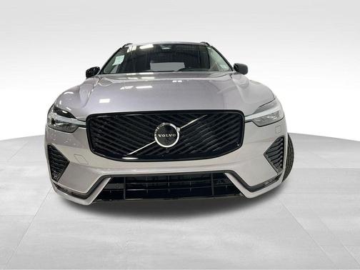 Aurora Silver 2026 Volvo XC60 B5 Plus