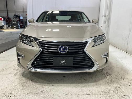 2017 Lexus ES 300h Base