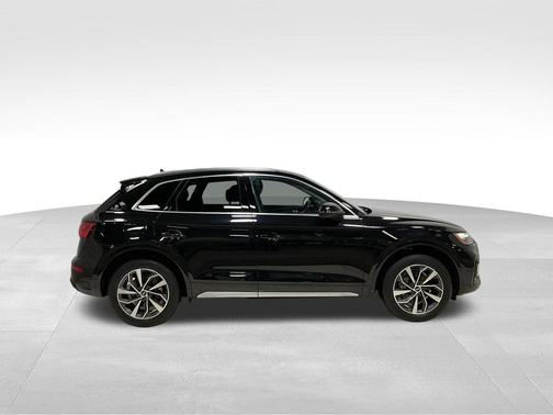 Mythos Black Metallic 2021 Audi Q5 45 Premium Plus