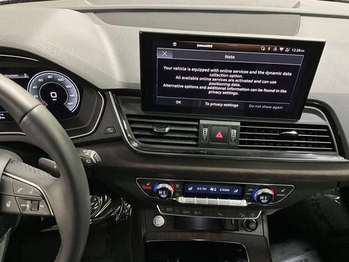 Mythos Black Metallic 2021 Audi Q5 45 Premium Plus