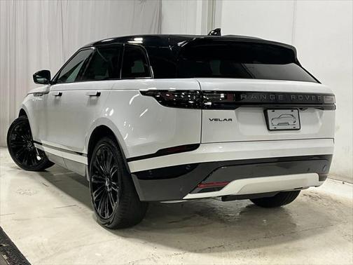 2026 Land Rover Range Rover Velar P250 SE R-Dynamic