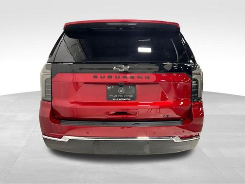 Radiant Red Tintcoat 2026 Chevrolet Suburban LT