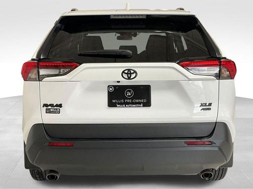 Ice Cap 2024 Toyota RAV4 XLE