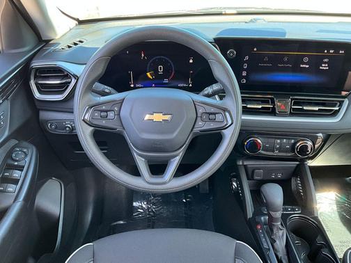 Sterling Gray Metallic 2025 Chevrolet Trailblazer LT