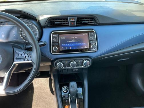 2023 Nissan Versa 1.6 SV