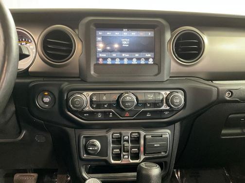 2020 Jeep Gladiator Sport