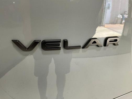 2026 Land Rover Range Rover Velar P250 SE R-Dynamic