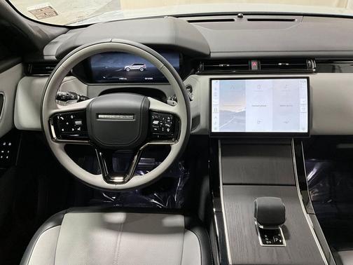2026 Land Rover Range Rover Velar P250 SE R-Dynamic