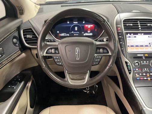 Burgundy Velvet Metallic Tinted Clearcoat 2019 Lincoln Nautilus Reserve