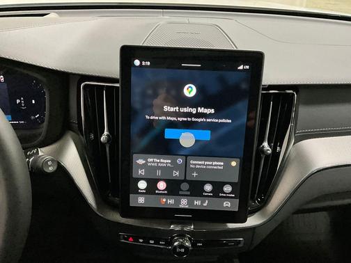 2026 Volvo XC60 B5 Ultra Black Edition