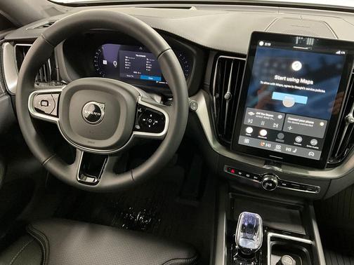 2026 Volvo XC60 B5 Ultra Black Edition