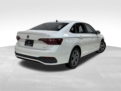 Opal White Pearl 2023 Volkswagen Jetta 1.5T SE