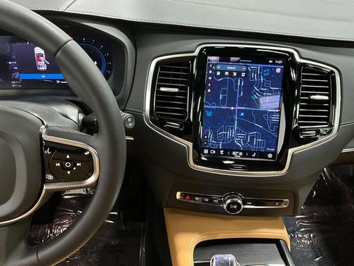 2023 Volvo XC90 B6 Ultimate 7-Seater