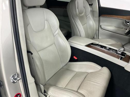 2018 Volvo XC90 Hybrid T8 Inscription