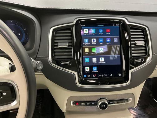 2024 Volvo XC90 B6 Ultimate Bright Theme 7-Seater