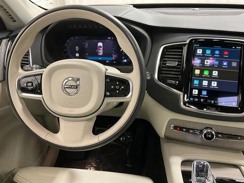 2024 Volvo XC90 B6 Ultimate Bright Theme 7-Seater