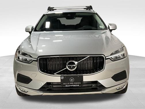 Bright Silver Metallic 2019 Volvo XC60 T6 Momentum