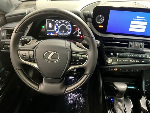 2025 Lexus ES 300h Luxury