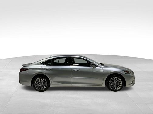 2025 Lexus ES 300h Luxury