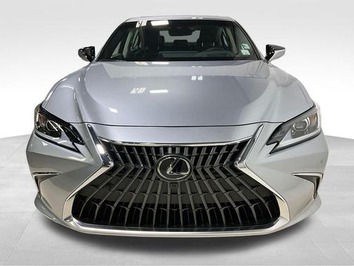 2025 Lexus ES 300h Luxury