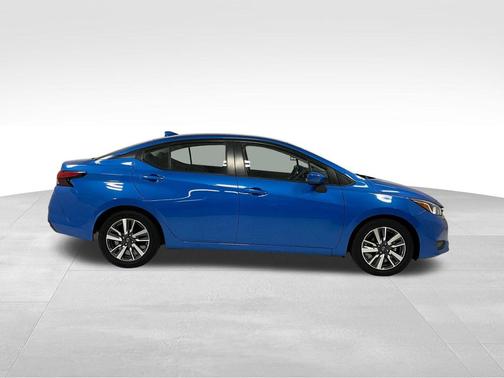 Electric Blue Metallic 2023 Nissan Versa 1.6 SV