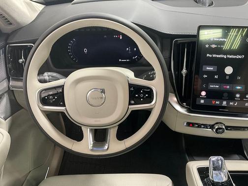 2026 Volvo XC90 Ultra Dark Theme, B6 AWD Gas (mild hybrid), Gasoline, 6 Seats