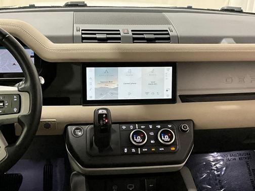 Fuji White 2023 Land Rover Defender 110 SE
