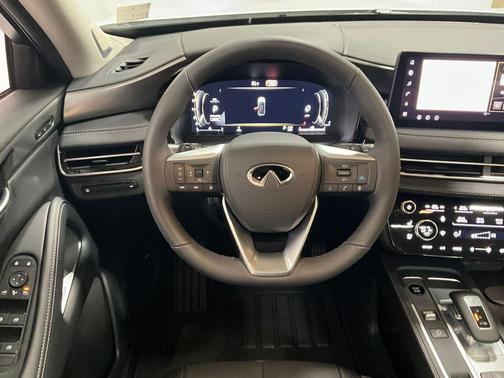 Radiant White 2027 INFINITI QX60 LUXE AWD