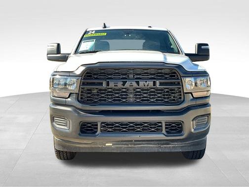 2024 RAM 2500 Tradesman Crew Cab 4x4 8' Box