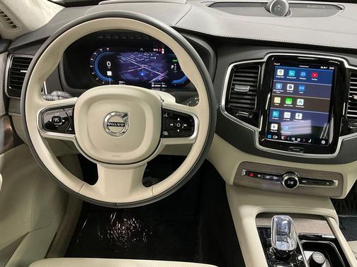 2024 Volvo XC90 Recharge Plug-In Hybrid T8 Ultimate Bright Theme 7-Seater