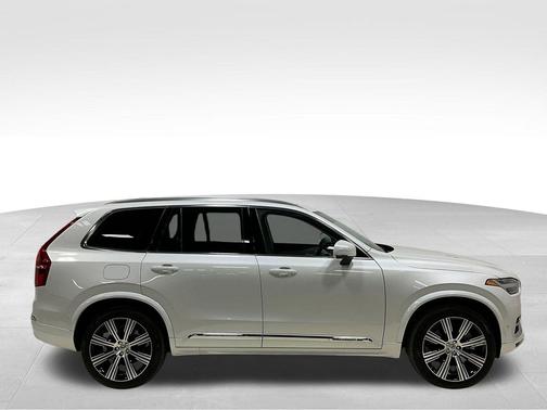 2024 Volvo XC90 Recharge Plug-In Hybrid T8 Ultimate Bright Theme 7-Seater