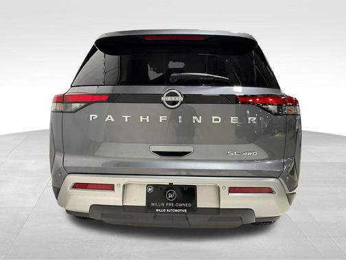 2023 Nissan Pathfinder SL 4WD