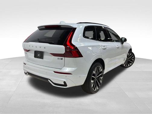 Crystal White Pearl 2027 Volvo XC60 Ultra