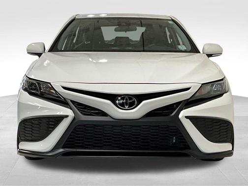 Ice Cap 2024 Toyota Camry SE