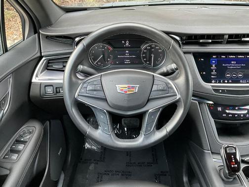 2022 Cadillac XT5 Luxury