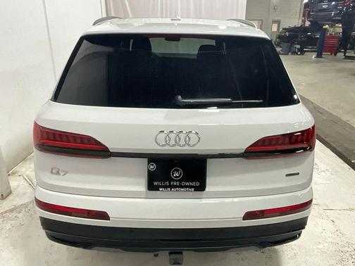 2022 Audi Q7 55 Premium Plus