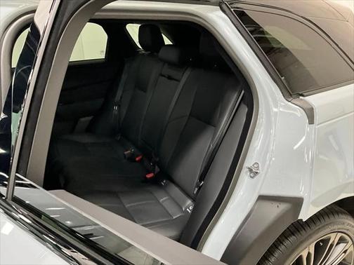 2026 Land Rover Range Rover Velar P400 Dynamic SE
