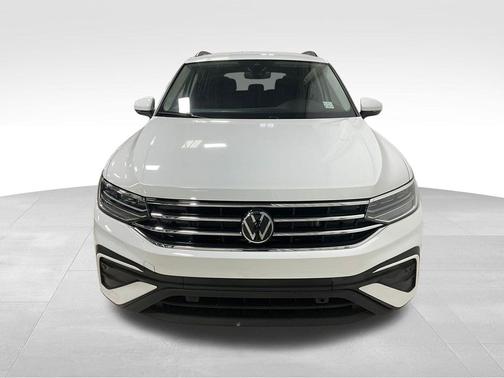 Pure White 2024 Volkswagen Tiguan 2.0T S