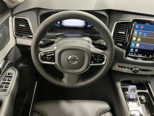 2025 Volvo XC90 B6 Ultra