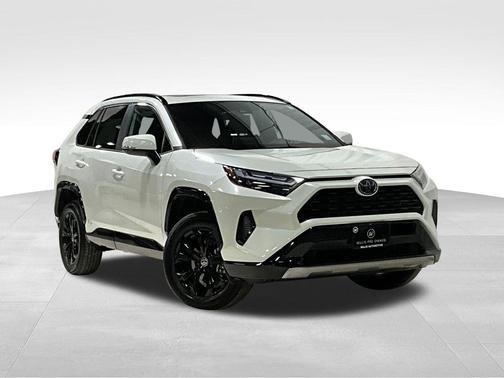 2022 Toyota RAV4 Hybrid SE