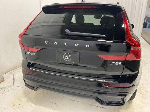 2025 Volvo XC60 Plug-In Hybrid T8 Plus