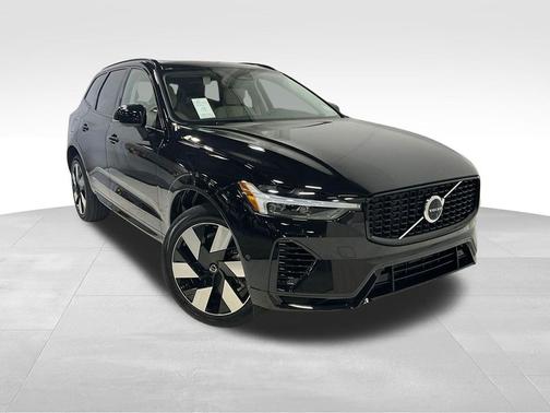 2025 Volvo XC60 Plug-In Hybrid T8 Plus