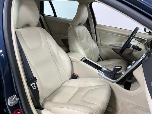 2015 Volvo V60 T5