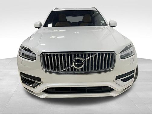 2024 Volvo XC90 Recharge Plug-In Hybrid T8 Ultimate Bright Theme 7-Seater