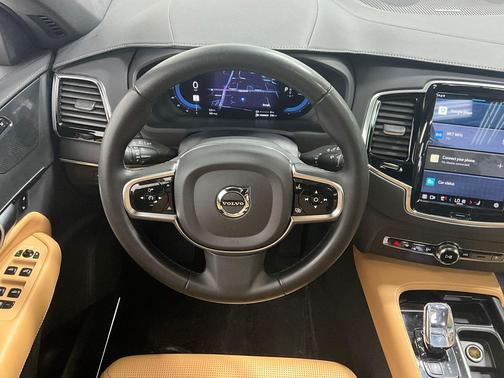 2024 Volvo XC90 Recharge Plug-In Hybrid T8 Ultimate Bright Theme 7-Seater