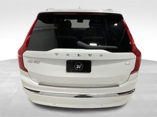 2024 Volvo XC90 Recharge Plug-In Hybrid T8 Ultimate Bright Theme 7-Seater