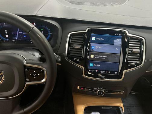 2024 Volvo XC90 Recharge Plug-In Hybrid T8 Ultimate Bright Theme 7-Seater