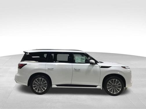 Radiant White 2027 INFINITI QX80 Luxe