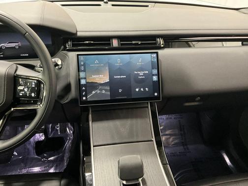 2026 Land Rover Range Rover Velar P250 SE R-Dynamic