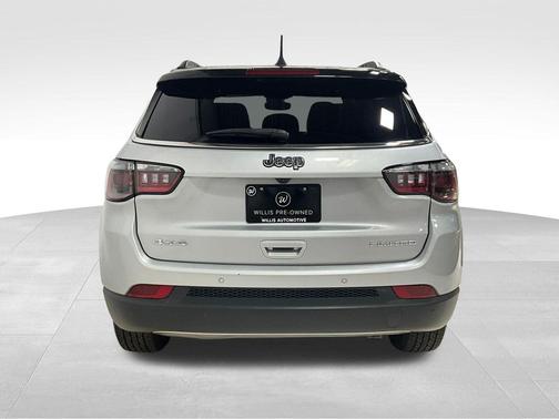 Silver Zynith Metallic Clearcoat 2024 Jeep Compass Limited